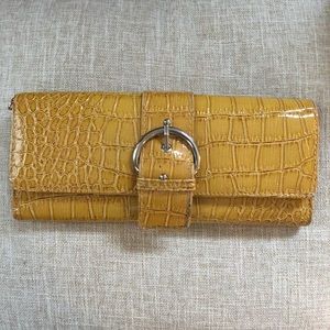 Yellow Clutch
